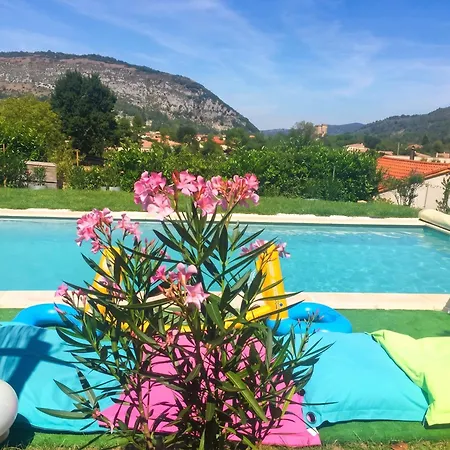 Raffinée à Avec Piscine Privée Et Jacuzzi
